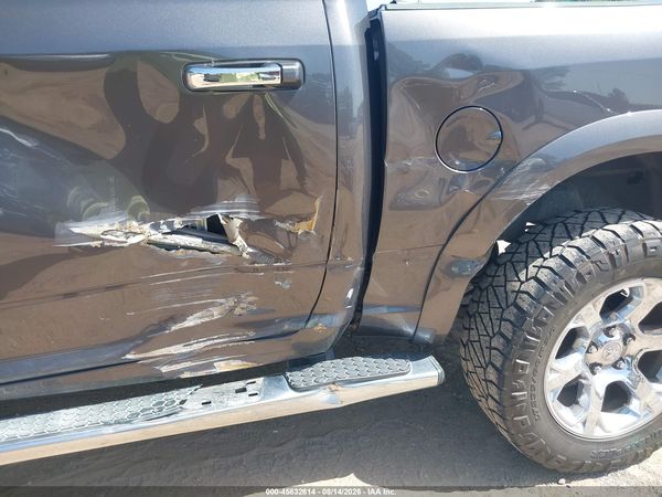 2017 RAM 1500 LARAMIE  4X4 5'7 BOX
