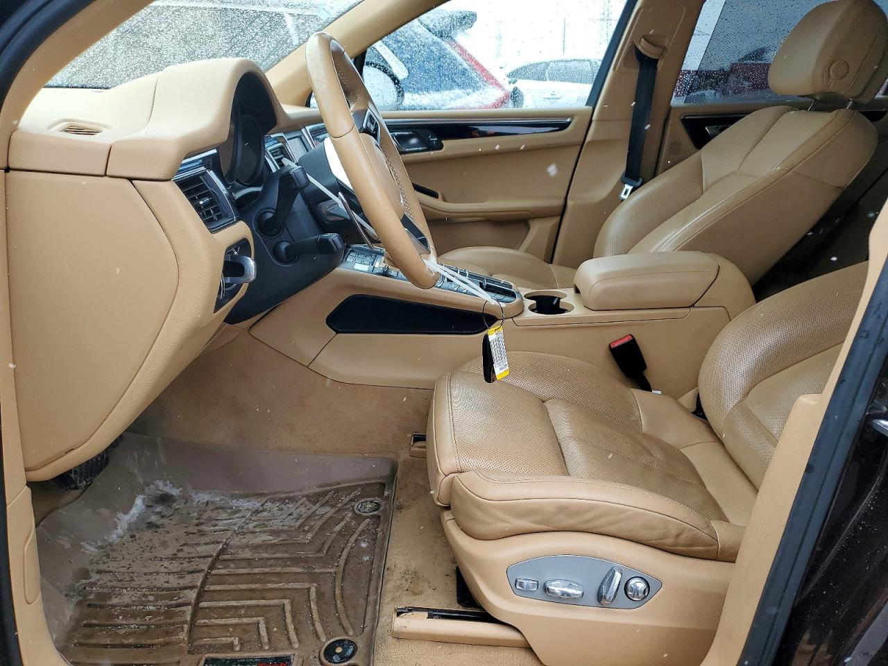 2016 PORSCHE MACAN