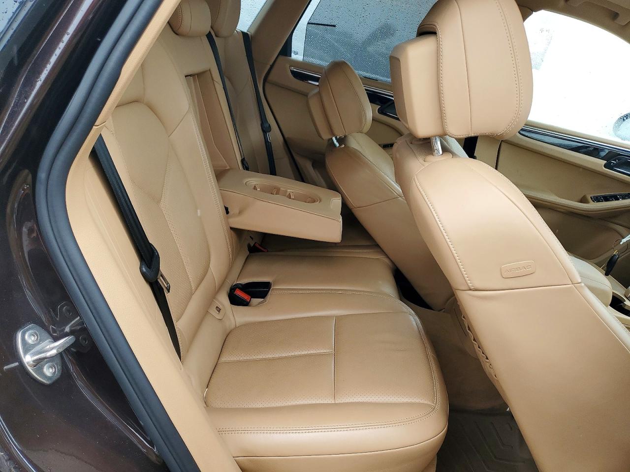 2016 PORSCHE MACAN