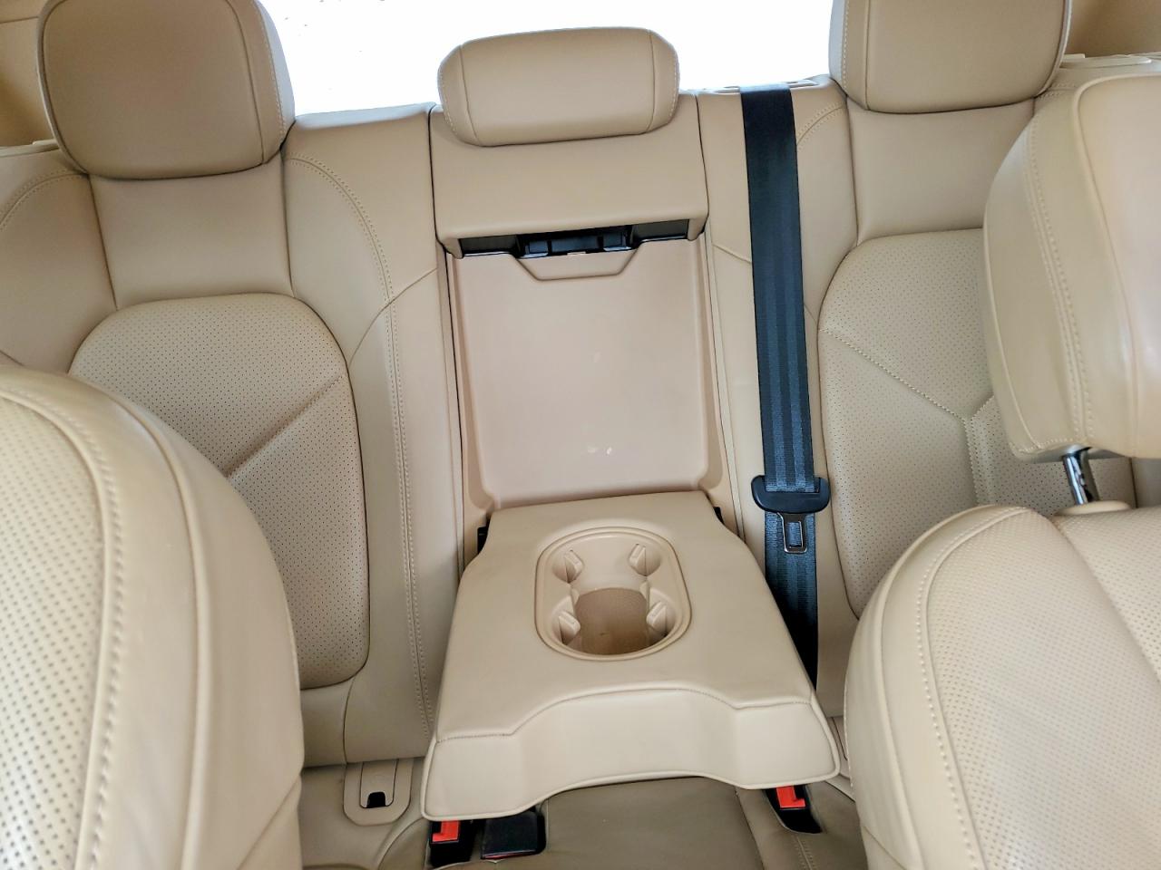 2016 PORSCHE MACAN