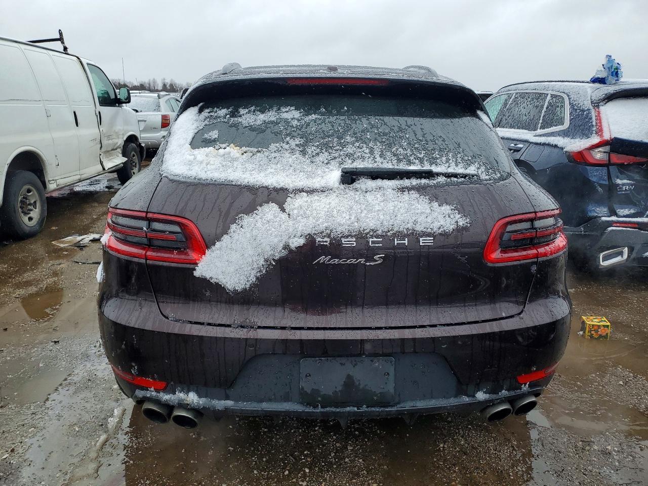 2016 PORSCHE MACAN