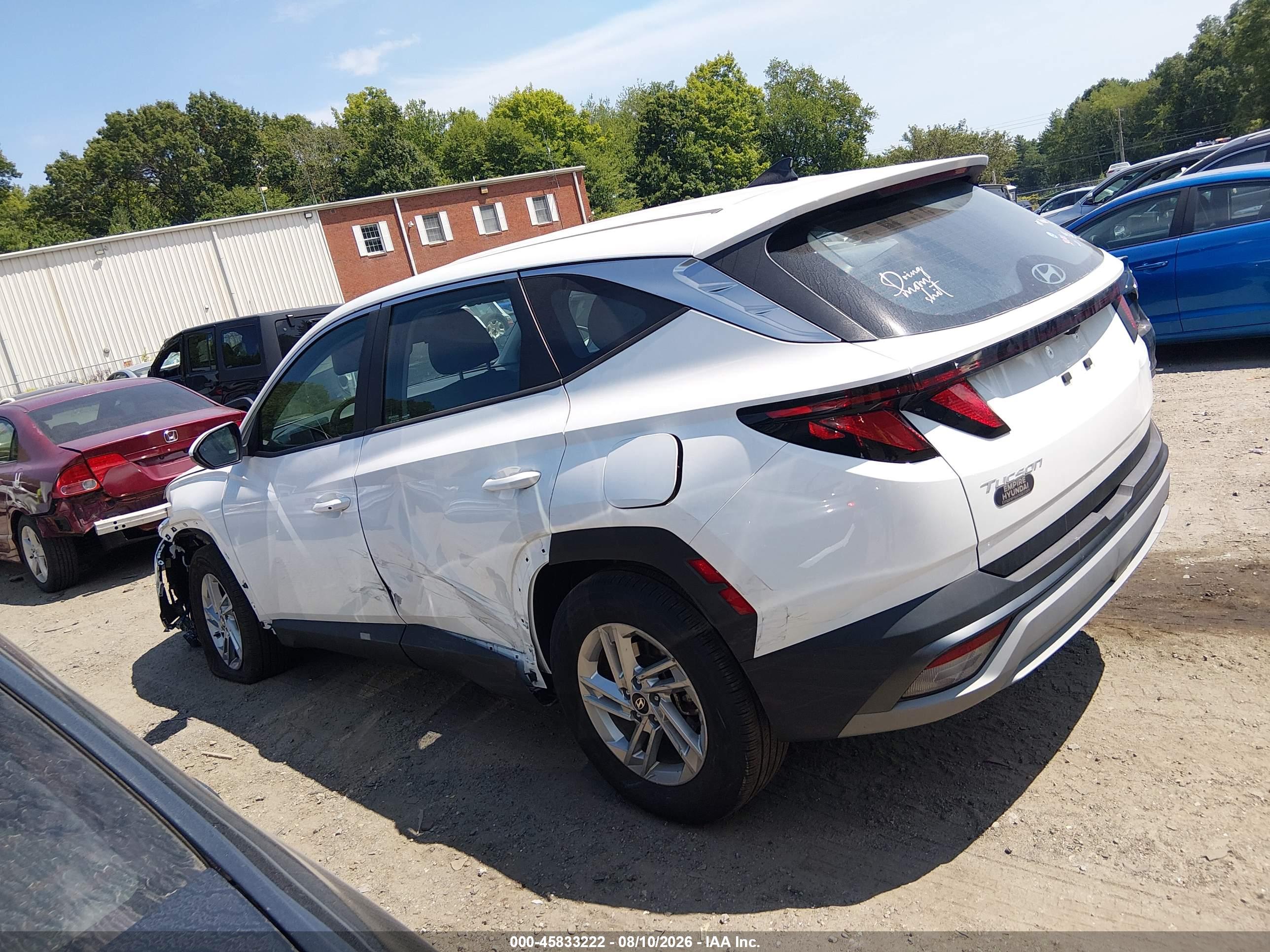 2025 HYUNDAI TUCSON SE