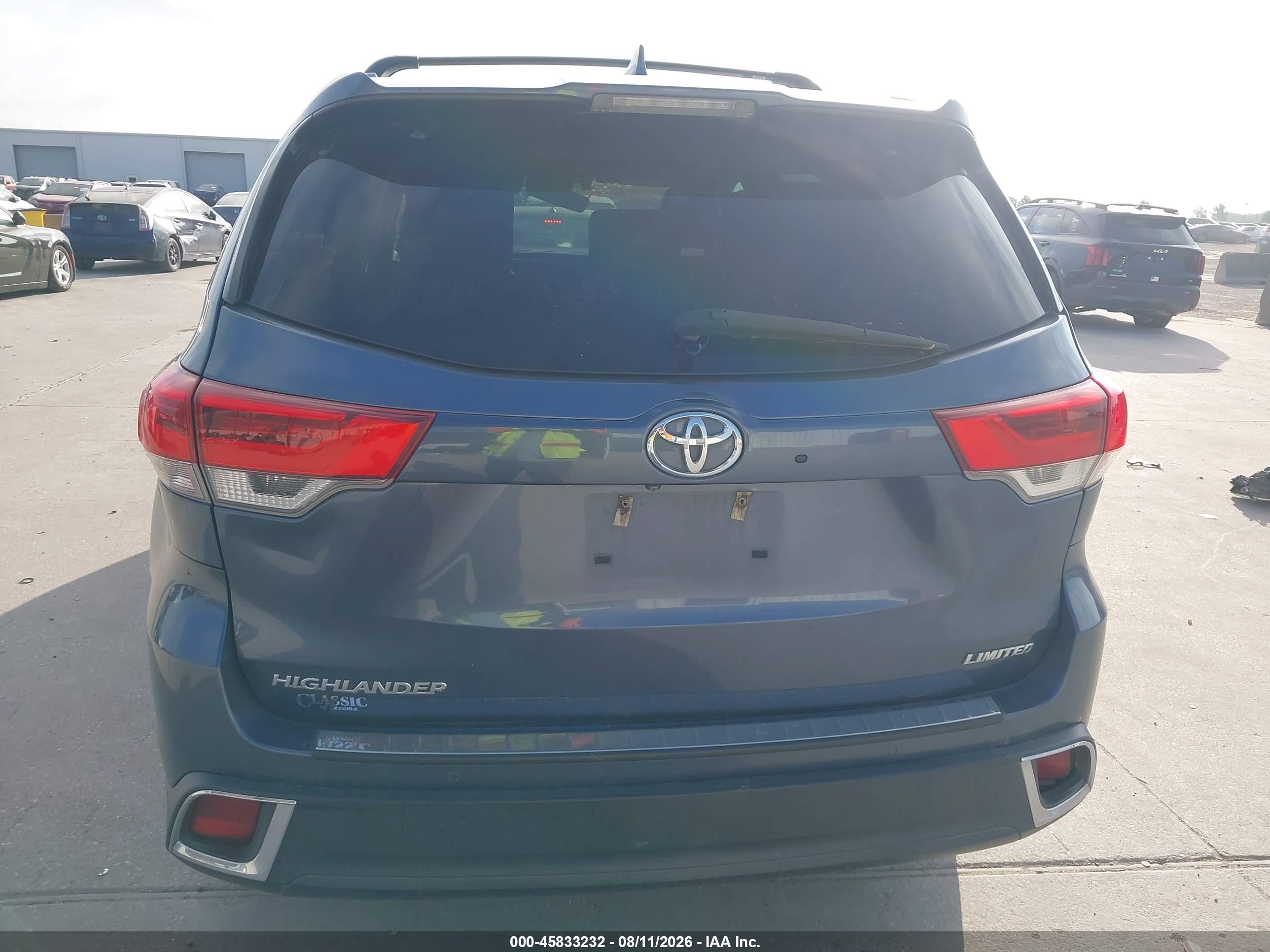 2017 TOYOTA HIGHLANDER LIMITED PLATINUM