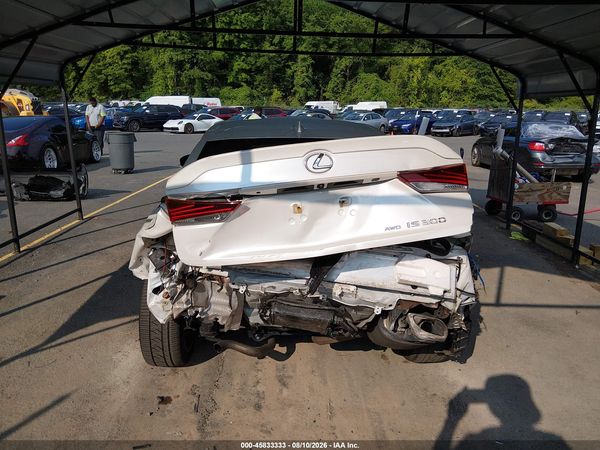 2018 LEXUS IS 300