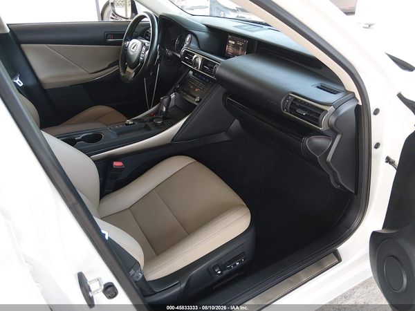 2018 LEXUS IS 300