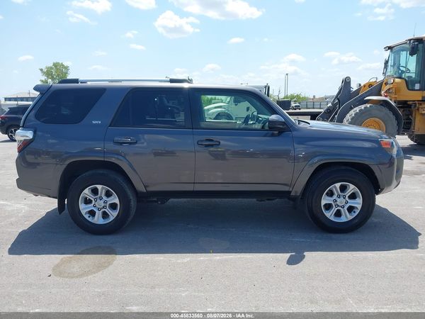 2022 TOYOTA 4RUNNER SR5