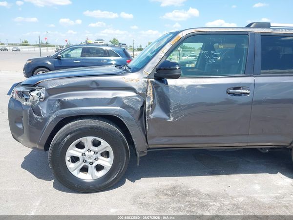 2022 TOYOTA 4RUNNER SR5