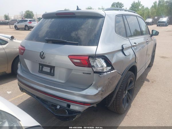 2023 VOLKSWAGEN TIGUAN 2.0T SE R-LINE BLACK — I4