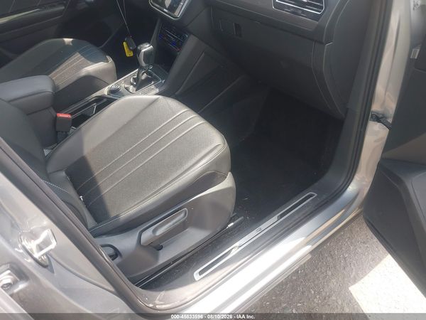 2023 VOLKSWAGEN TIGUAN 2.0T SE R-LINE BLACK — I5