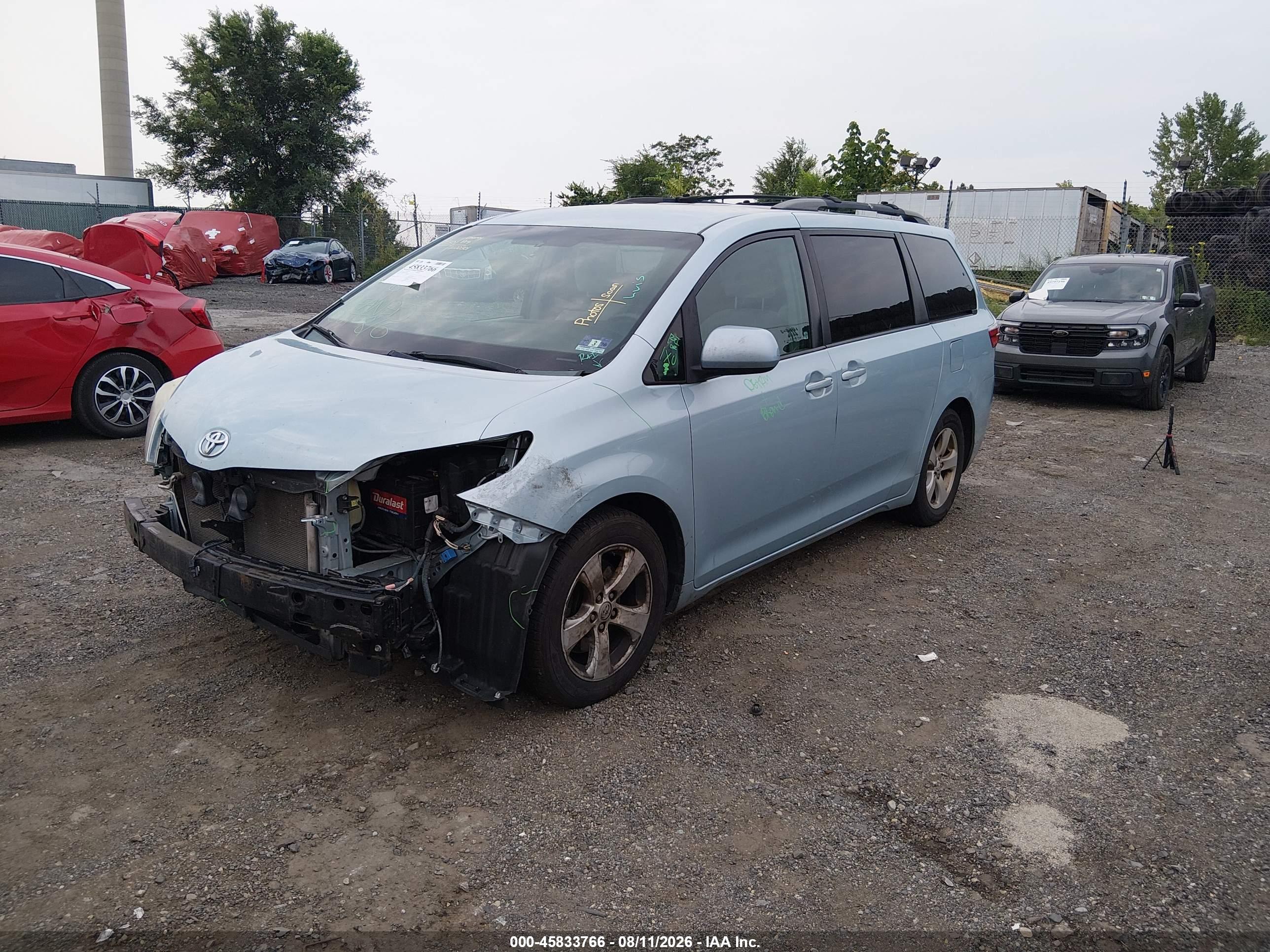 2015 TOYOTA SIENNA LE 8 PASSENGER — I2