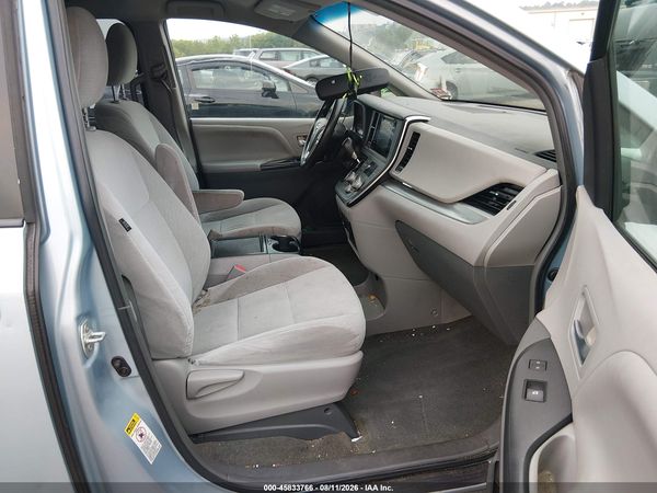 2015 TOYOTA SIENNA LE 8 PASSENGER — I5