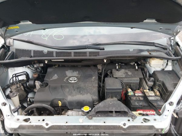 2015 TOYOTA SIENNA LE 8 PASSENGER — I10