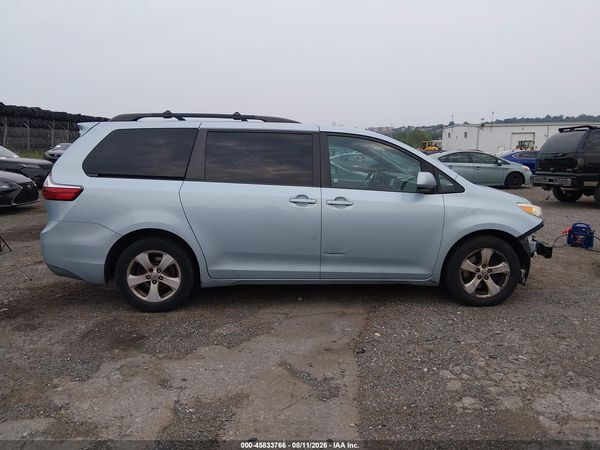 2015 TOYOTA SIENNA LE 8 PASSENGER — I116