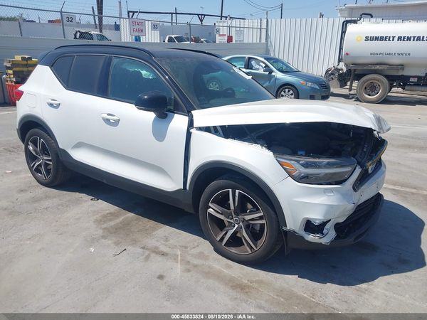 2022 VOLVO XC40 T5 R-DESIGN
