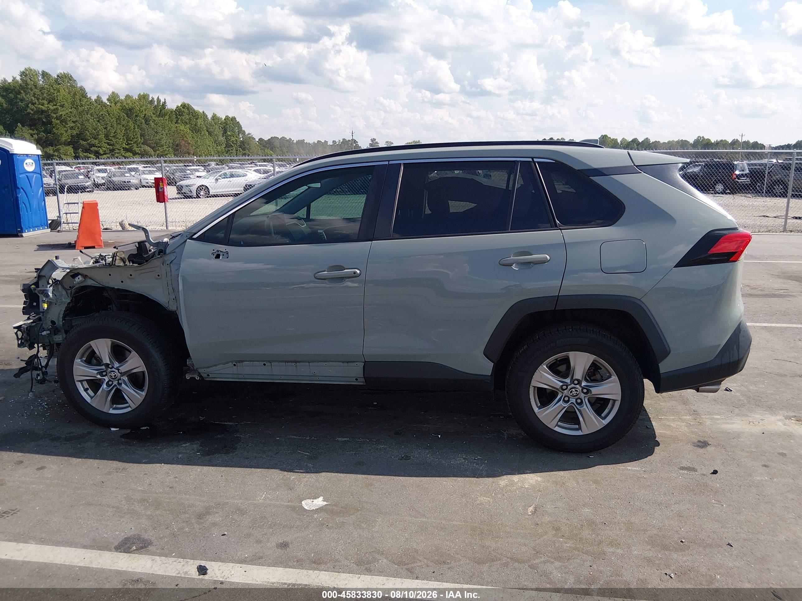 2023 TOYOTA RAV4 XLE