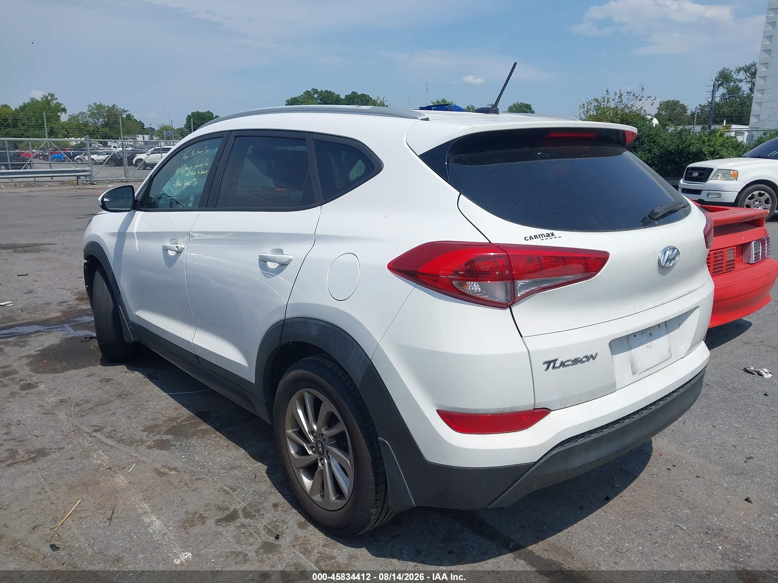 2016 HYUNDAI TUCSON SE