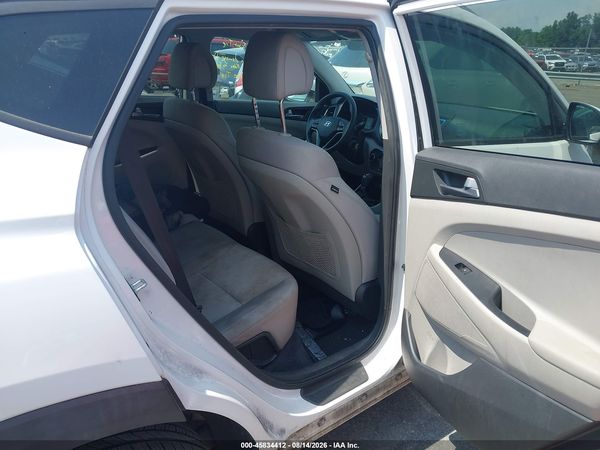 2016 HYUNDAI TUCSON SE