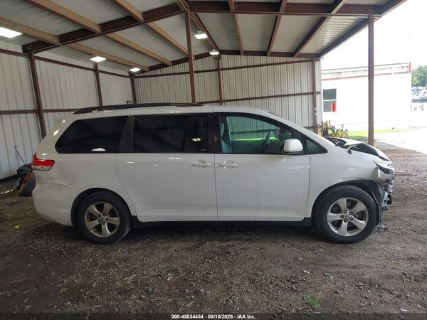 2013 TOYOTA SIENNA LE V6 8 PASSENGER