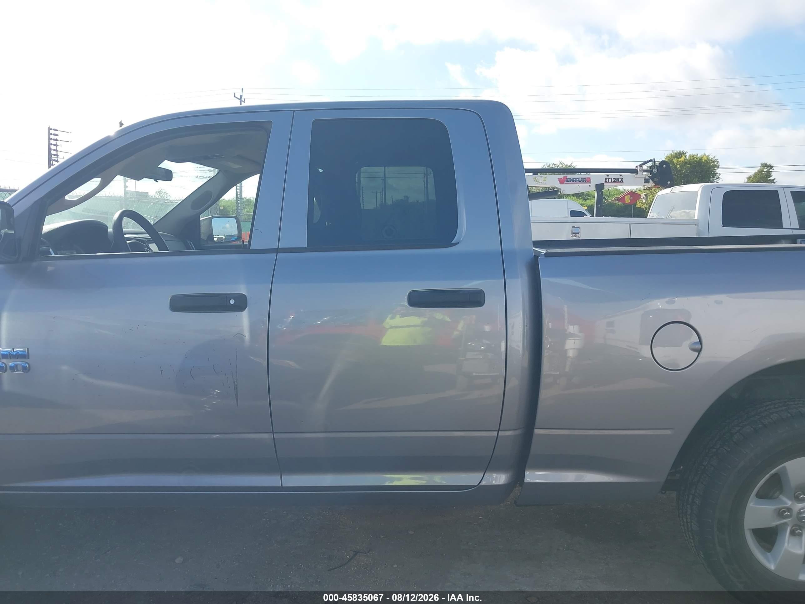 2024 RAM 1500 CLASSIC SLT  4X2 6'4 BOX