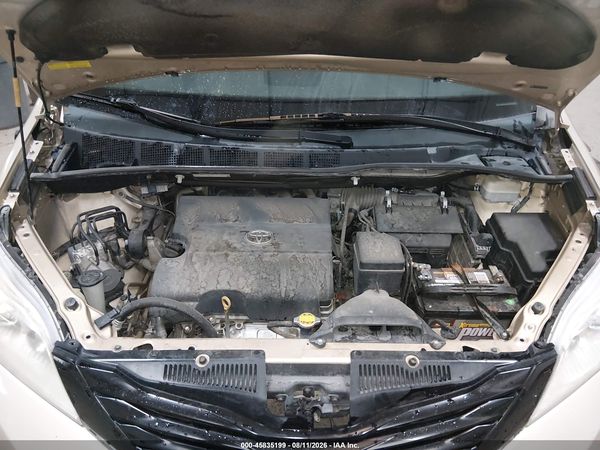 2013 TOYOTA SIENNA LE V6 8 PASSENGER — I10