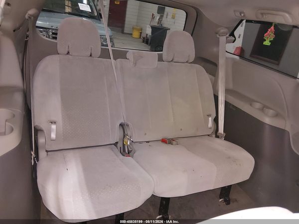 2013 TOYOTA SIENNA LE V6 8 PASSENGER — I152