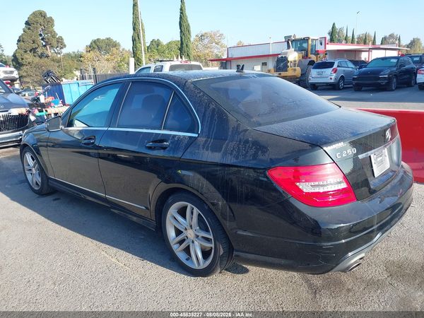 2013 MERCEDES-BENZ C 250 SPORT