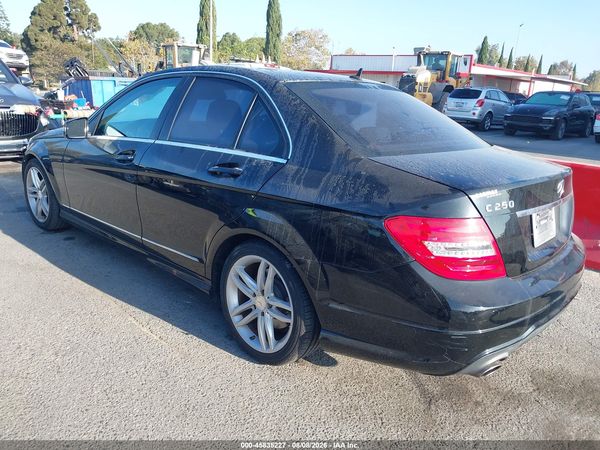 2013 MERCEDES-BENZ C 250 SPORT