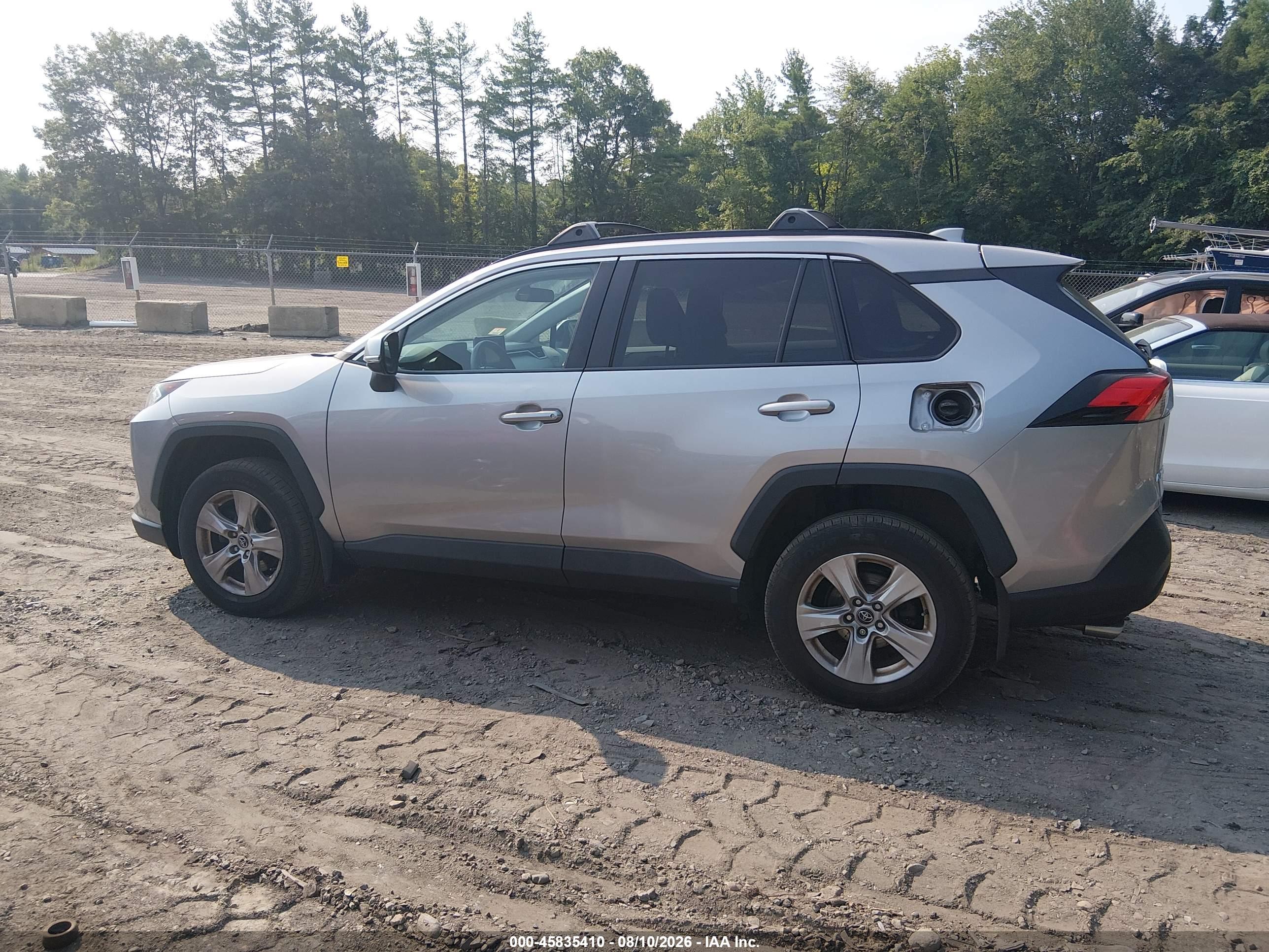 2020 TOYOTA RAV4 XLE