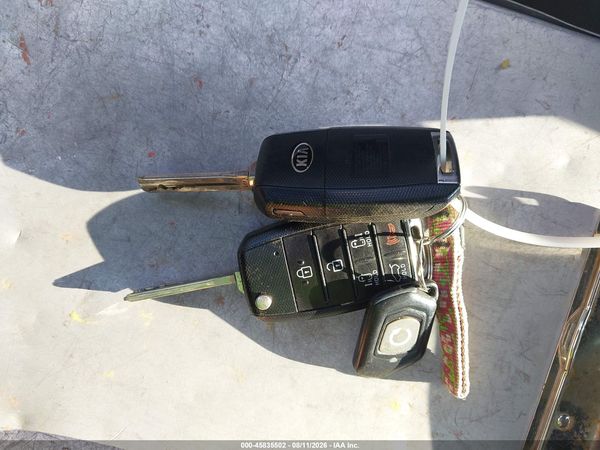 2018 KIA SEDONA LX