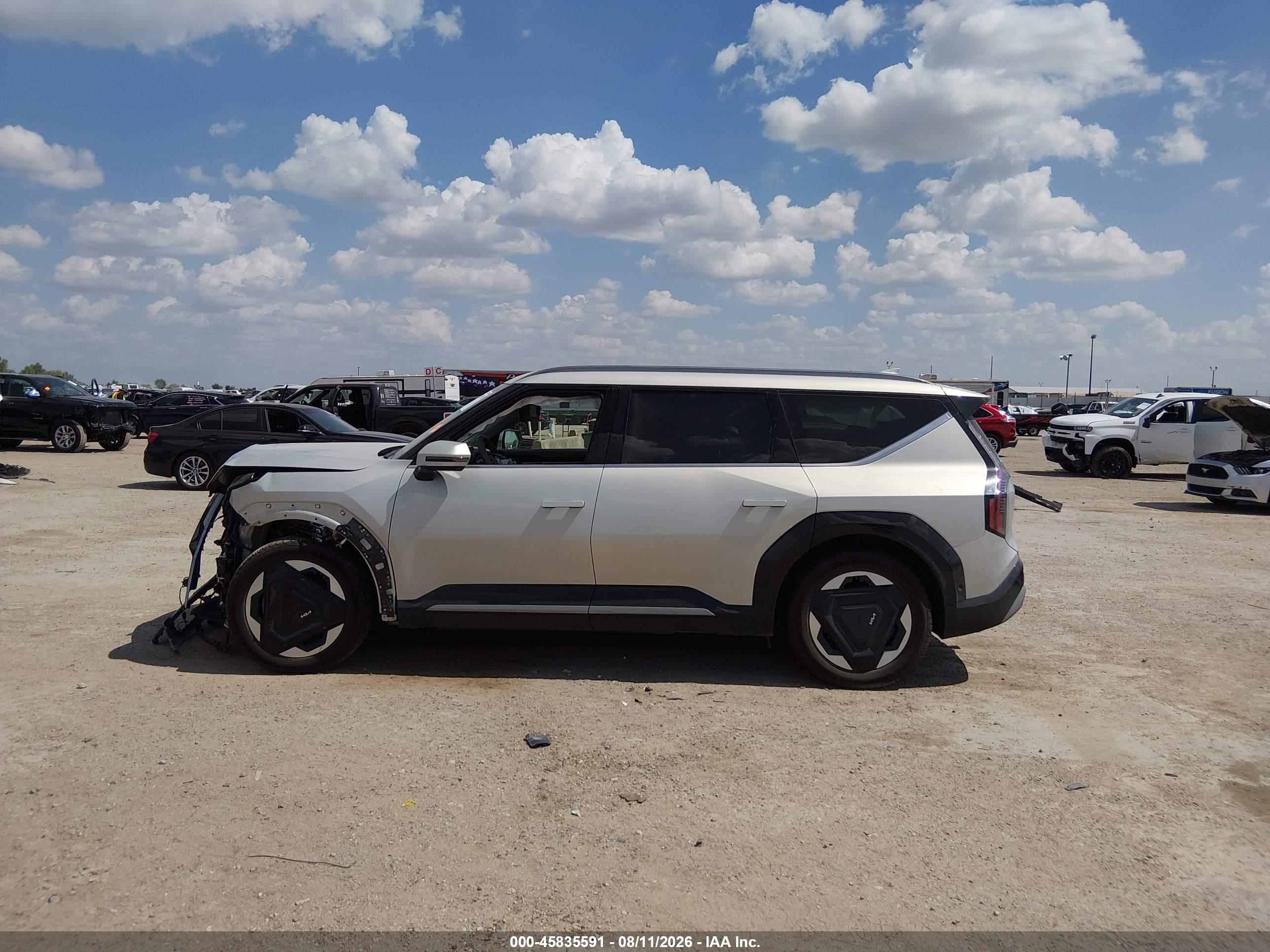 2024 KIA EV9 LAND