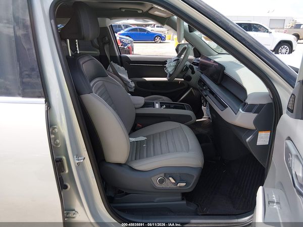 2024 KIA EV9 LAND
