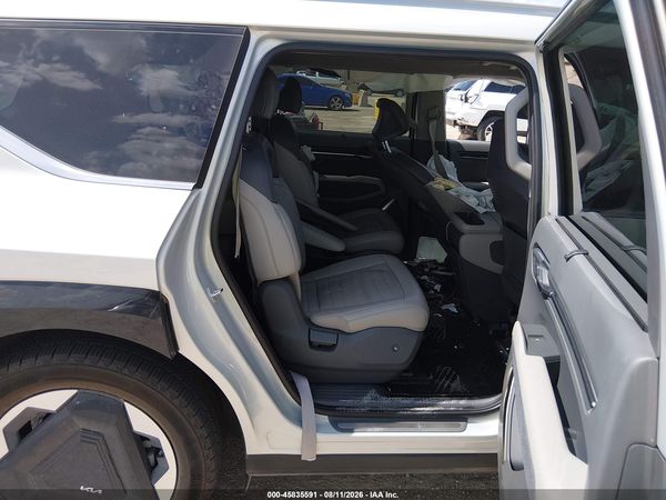 2024 KIA EV9 LAND