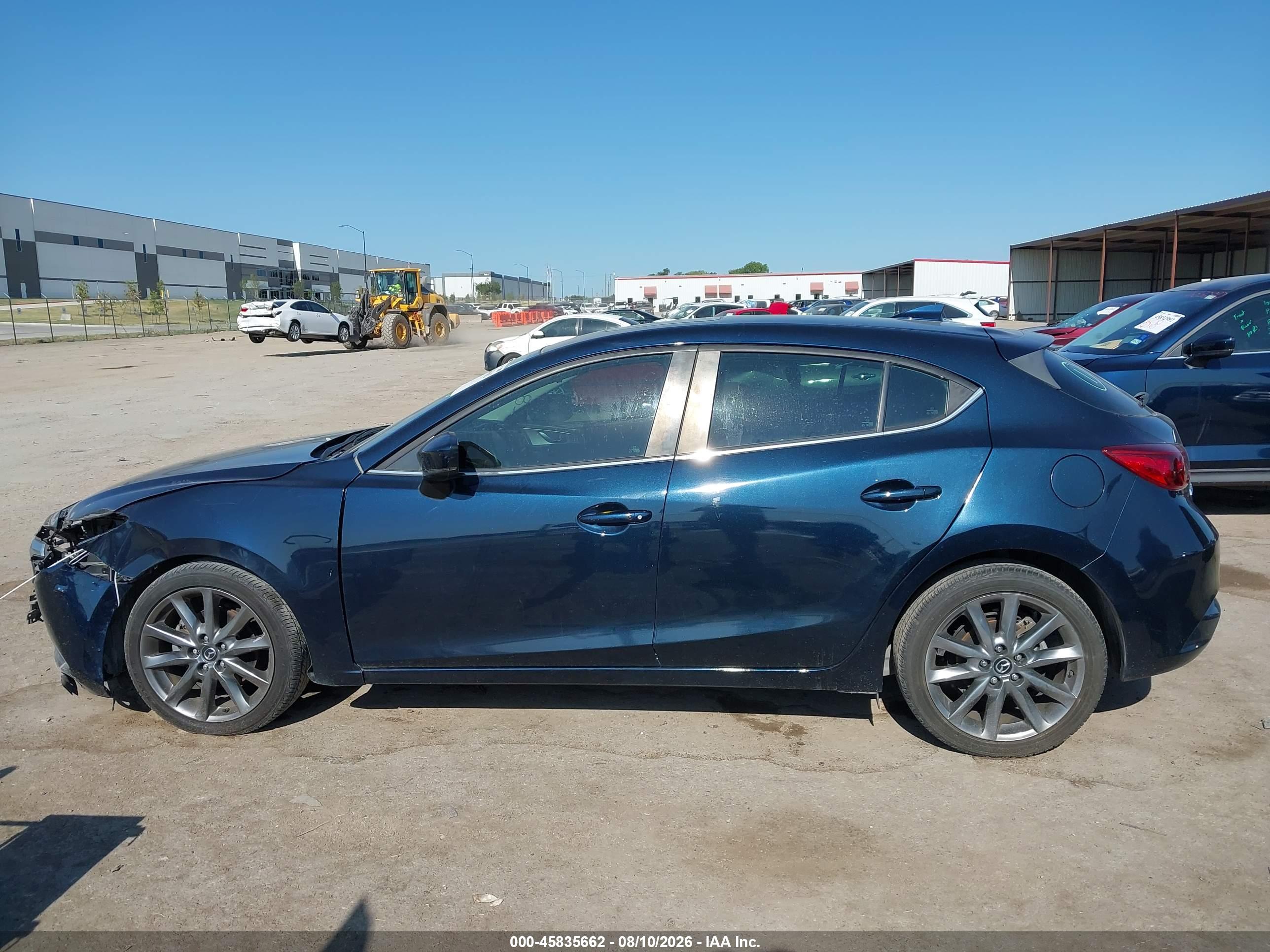 2018 MAZDA MAZDA3 TOURING