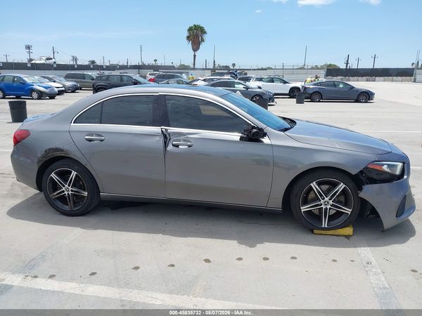 2019 MERCEDES-BENZ A 220 A220