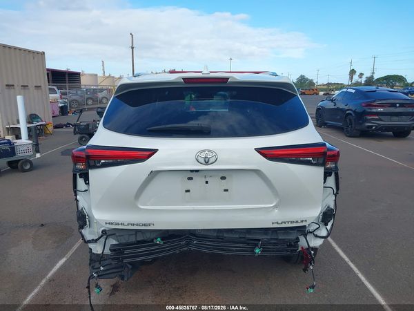2022 TOYOTA HIGHLANDER PLATINUM