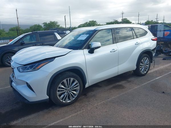 2022 TOYOTA HIGHLANDER PLATINUM