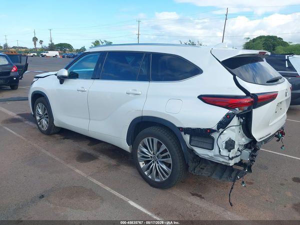 2022 TOYOTA HIGHLANDER PLATINUM