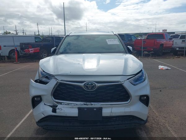 2022 TOYOTA HIGHLANDER PLATINUM