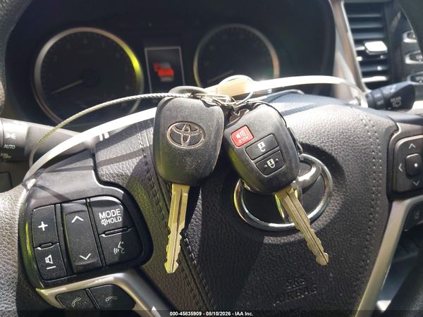 2019 TOYOTA HIGHLANDER LE