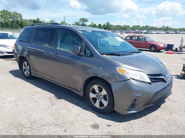2018 TOYOTA SIENNA LE 8 PASSENGER — I1