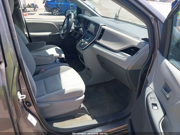 2018 TOYOTA SIENNA LE 8 PASSENGER — I5
