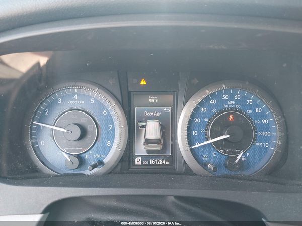 2018 TOYOTA SIENNA LE 8 PASSENGER — I7
