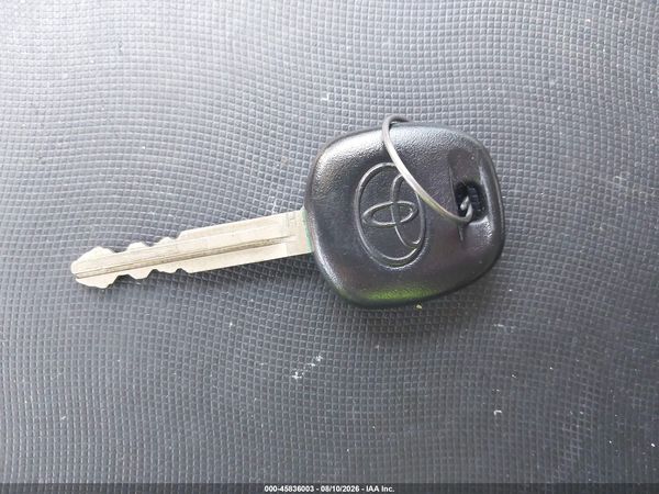 2018 TOYOTA SIENNA LE 8 PASSENGER — I11