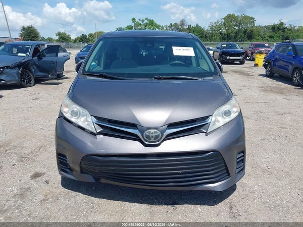 2018 TOYOTA SIENNA LE 8 PASSENGER — I115