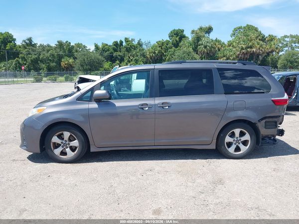 2018 TOYOTA SIENNA LE 8 PASSENGER — I117