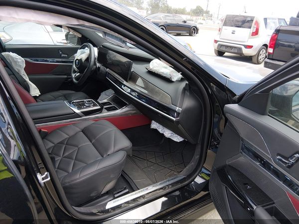 2025 BMW 740I