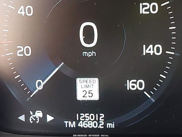 2017 VOLVO XC90 T6 MOMENTUM