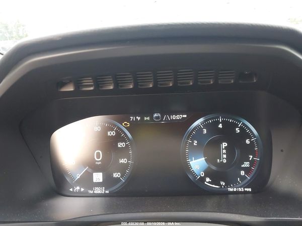 2017 VOLVO XC90 T6 MOMENTUM