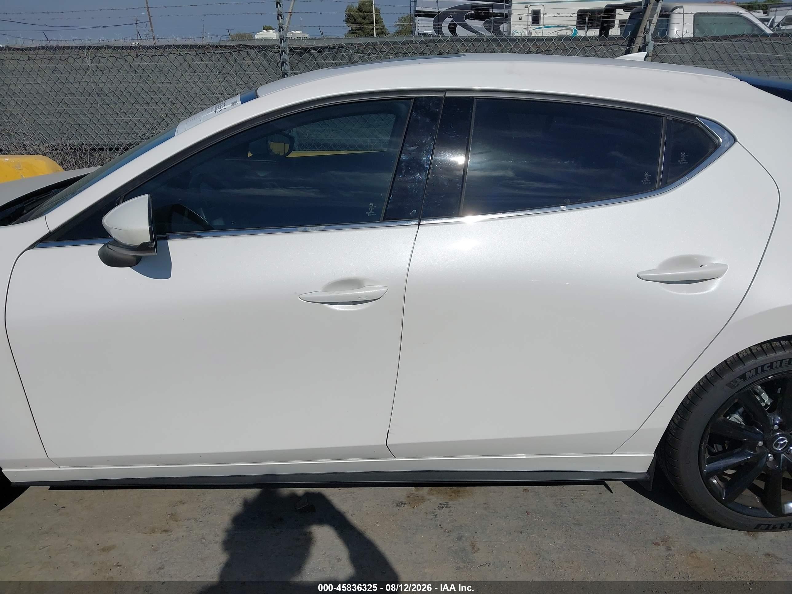 2023 MAZDA MAZDA3 2.5 S PREMIUM