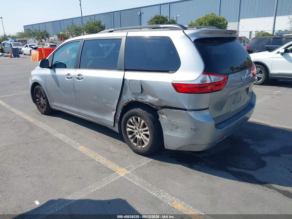 2015 TOYOTA SIENNA XLE 8 PASSENGER